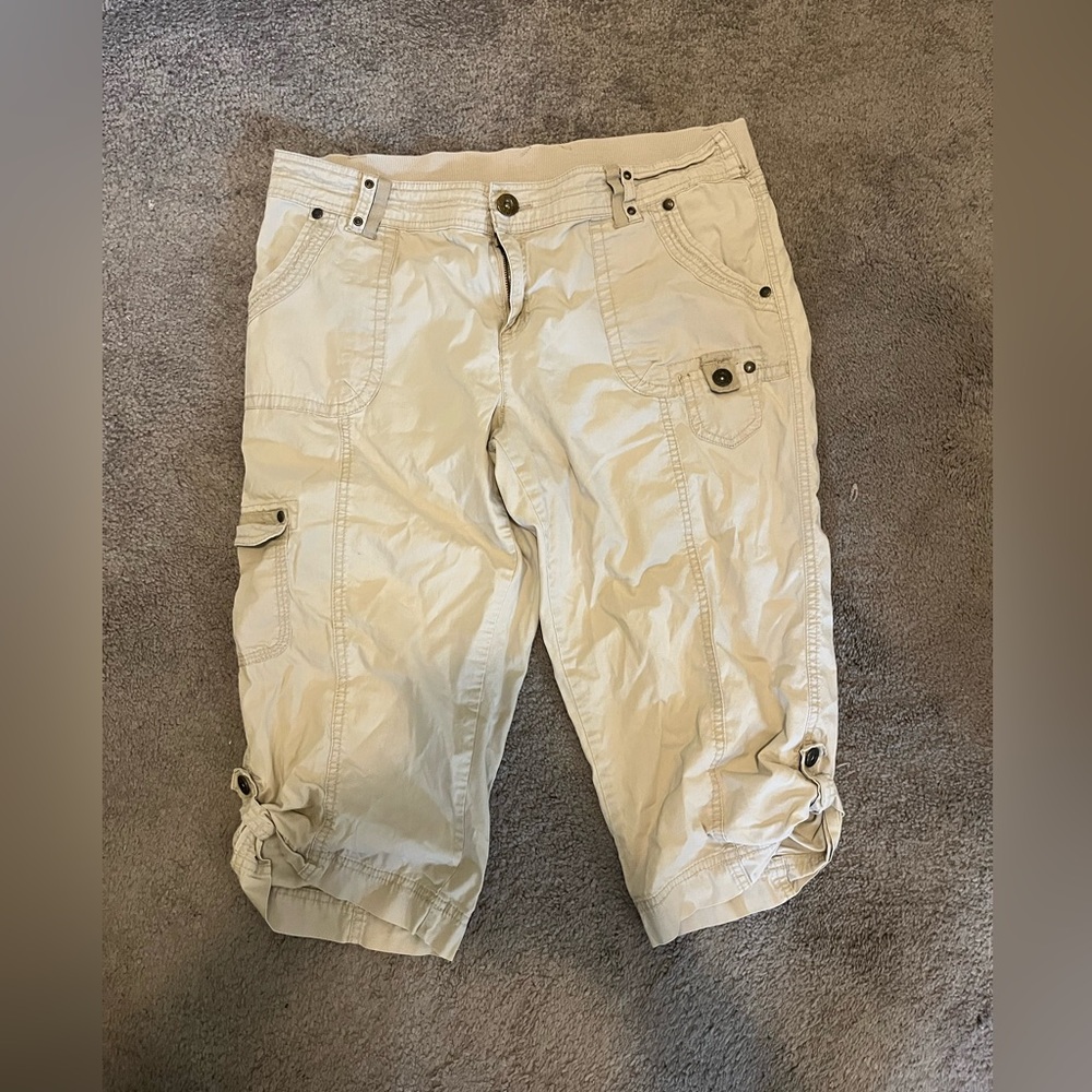 Cream Cargo Knee-Length Shorts with Relaxed Fit